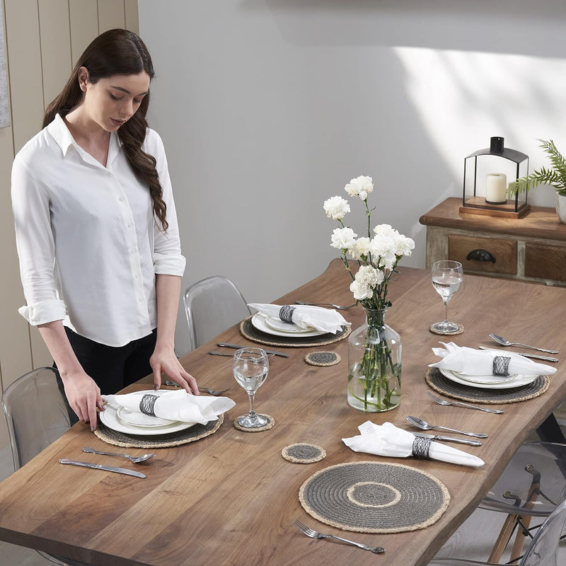 Tischsets, Untersetzer und Serviettenringe – handgefertigt aus Jute und Polyester