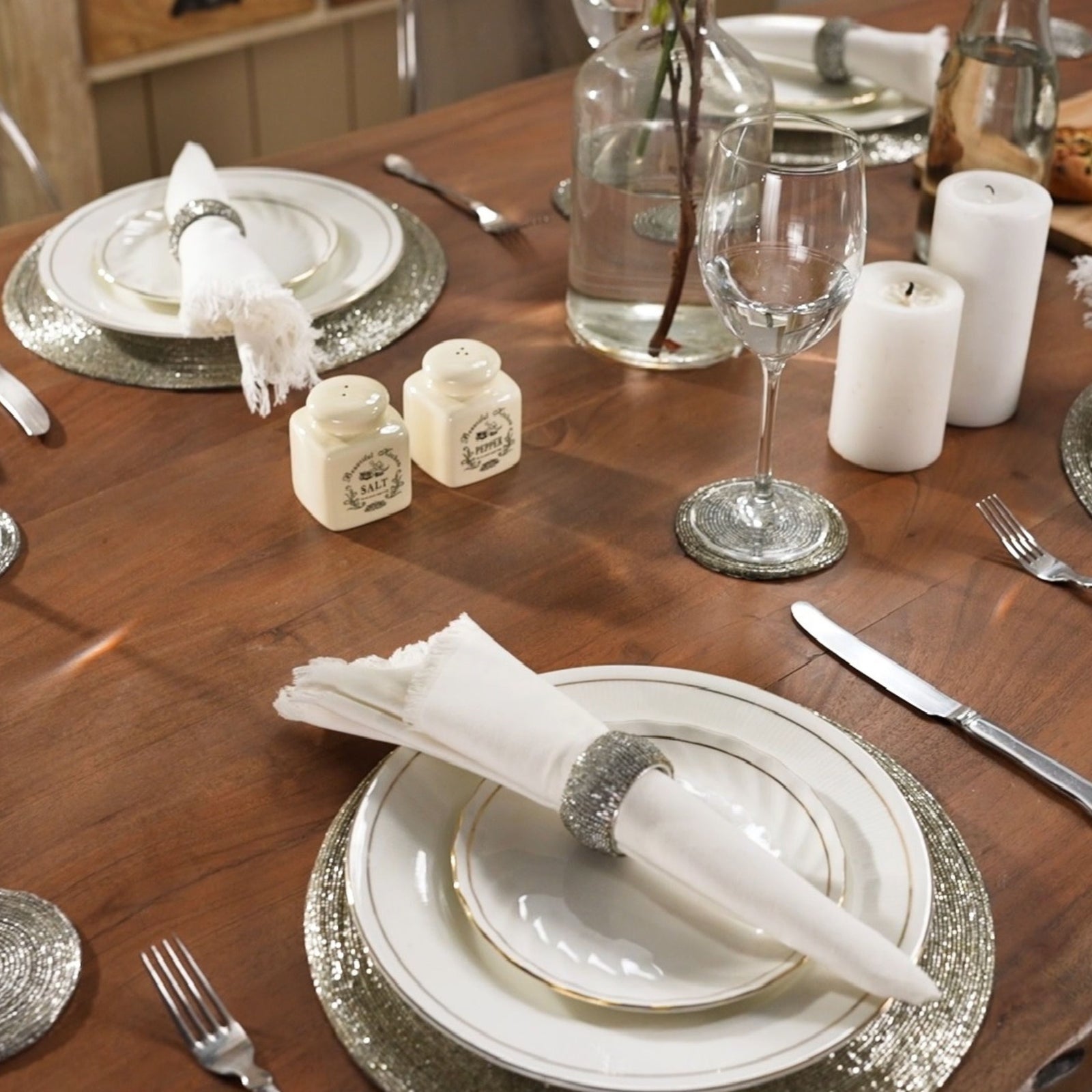 Baoswi 20 stuks wegwerp gouden placemats, ronde placemats, 33 cm diameter goudfolie gaas geperst herfst tafelgenoten, doilies voor eettafel, bruiloft, verjaardagsfeestje, vakantie woondecoratie Baoswi 20 stuks wegwerp gouden placemats, ronde placemats, 33 cm diameter goudfolie gaas geperst herfst tafelgenoten, doilies voor eettafel, bruiloft, verjaardagsfeestje, vakantie woondecoratie