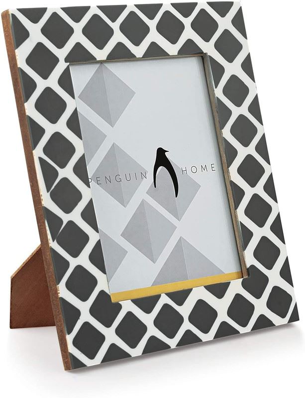 Photo Frame - Diamond Design Wooden